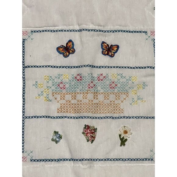 Handmade Embroidered Lap Quilt Throw Wall Hanging Country Cottagecore Clean - Picture 6 of 11